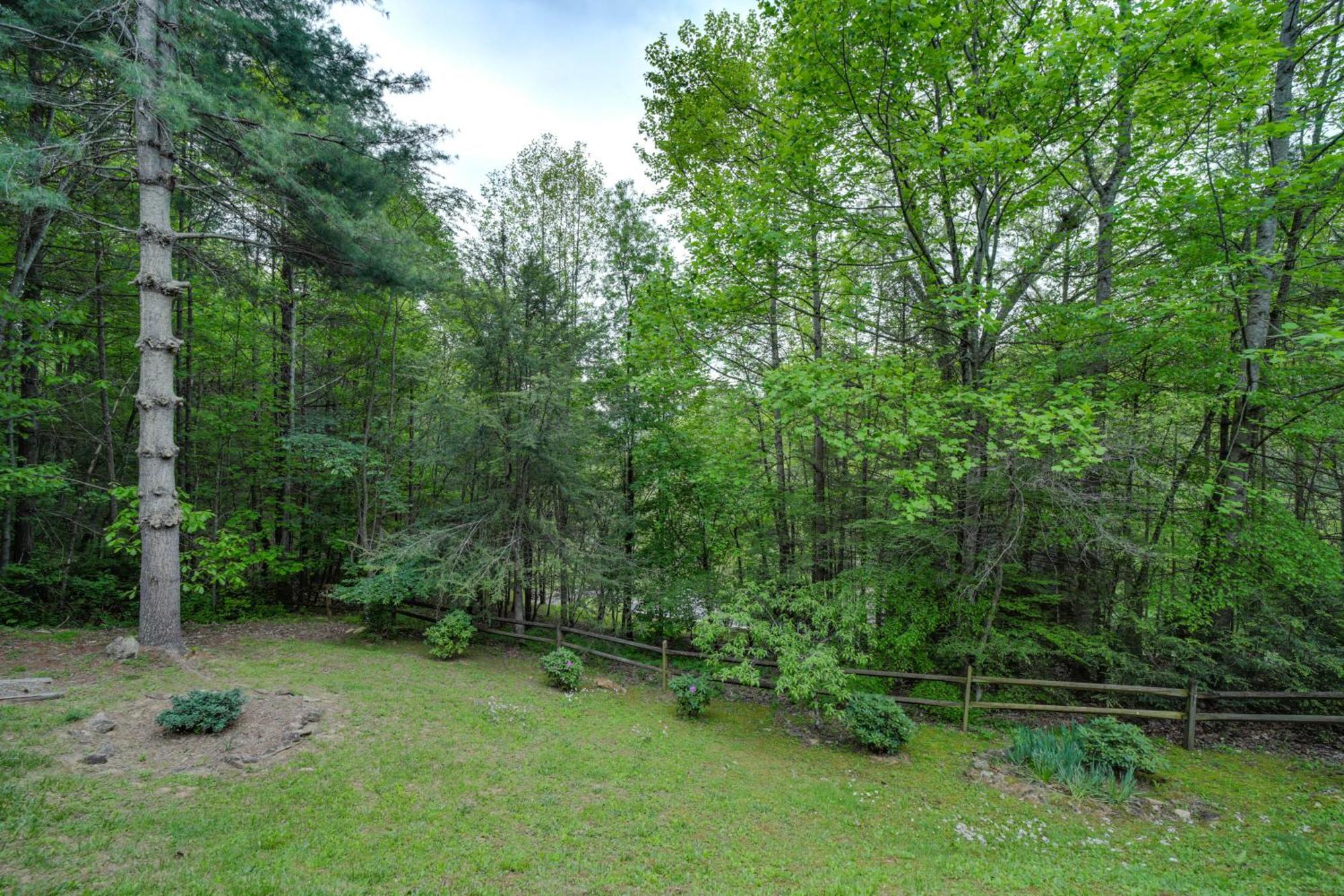 Peaceful Smoky Mountain Cabin With Deck And Fire Pit! Villa Waynesville Exterior photo